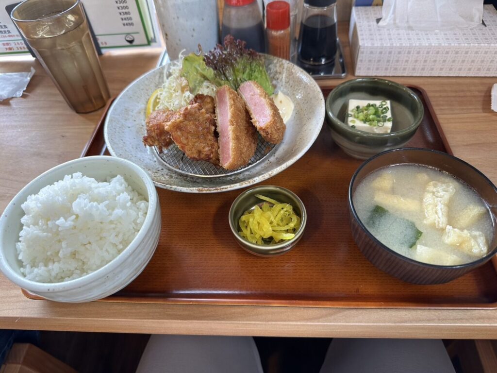 食堂居酒屋828唐揚げ定食