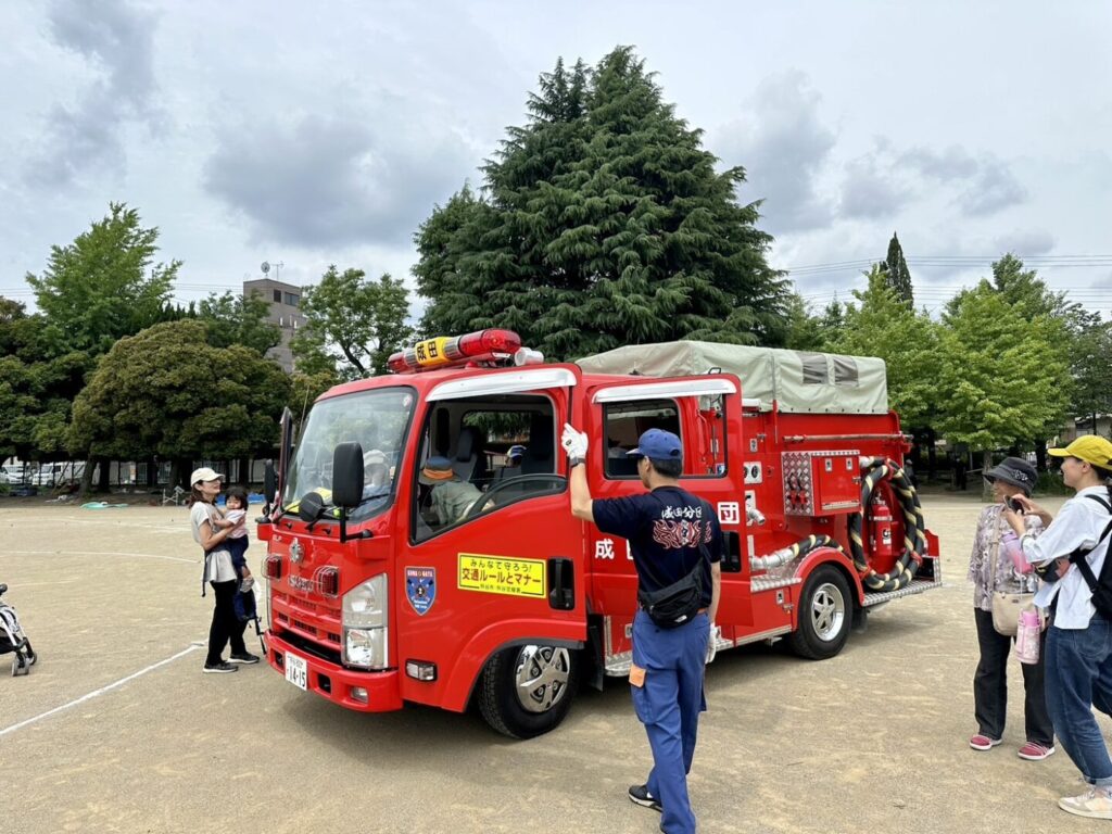 中西自治区防災訓練消防車