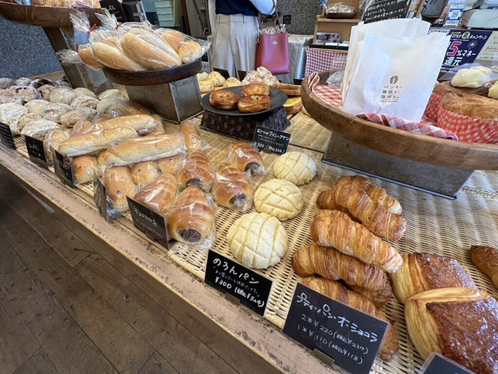 PUBLIC BAKERY(パブリックベーカリー)店内