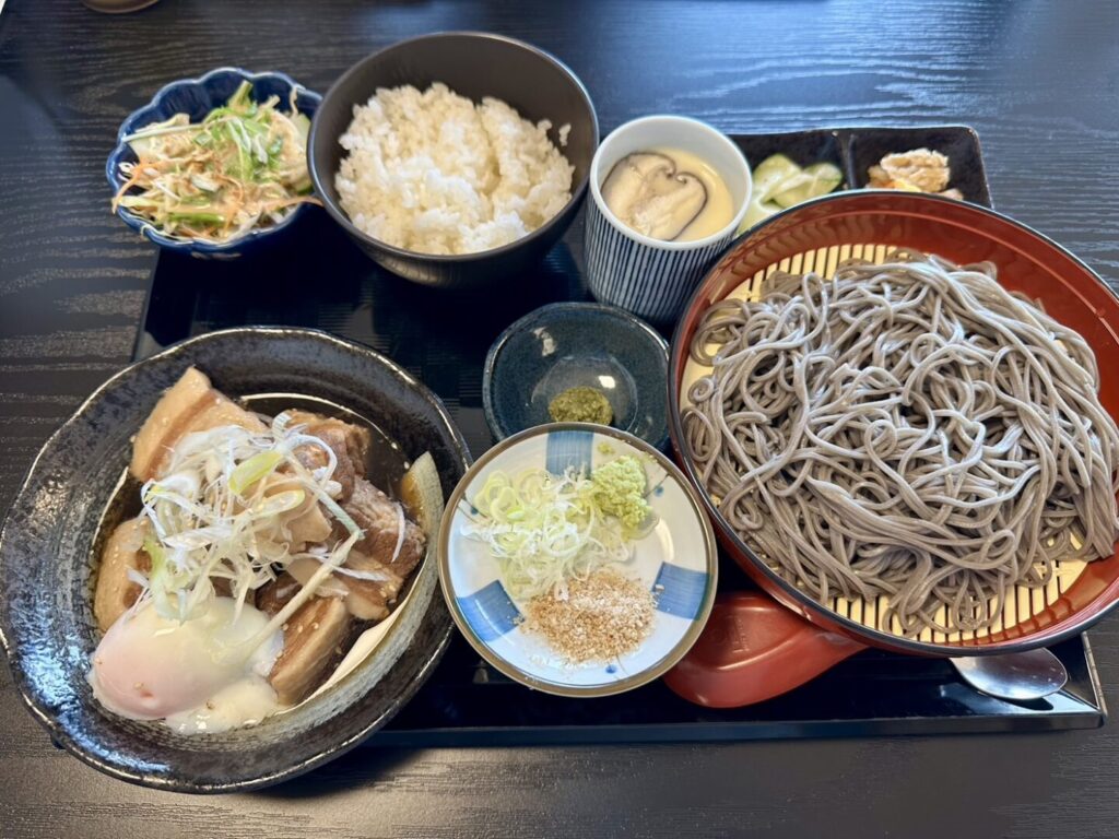 豚の角煮 温玉丼