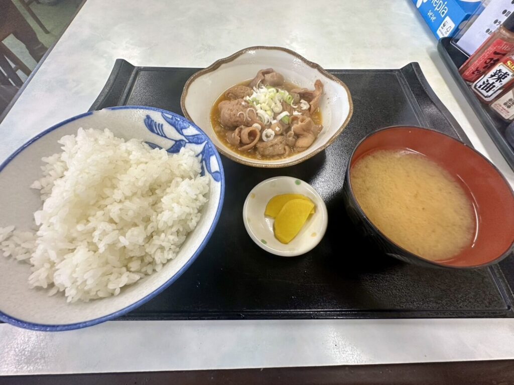 大衆食堂 百万石もつ煮定食