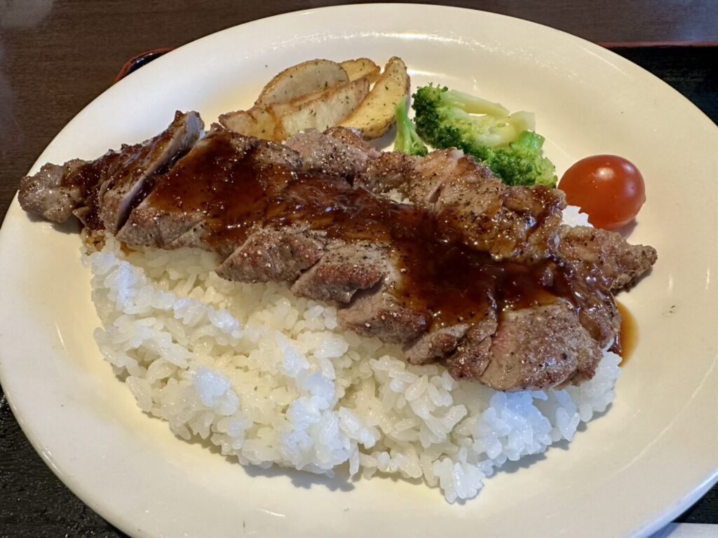 珈健堂茶屋ステーキランチ